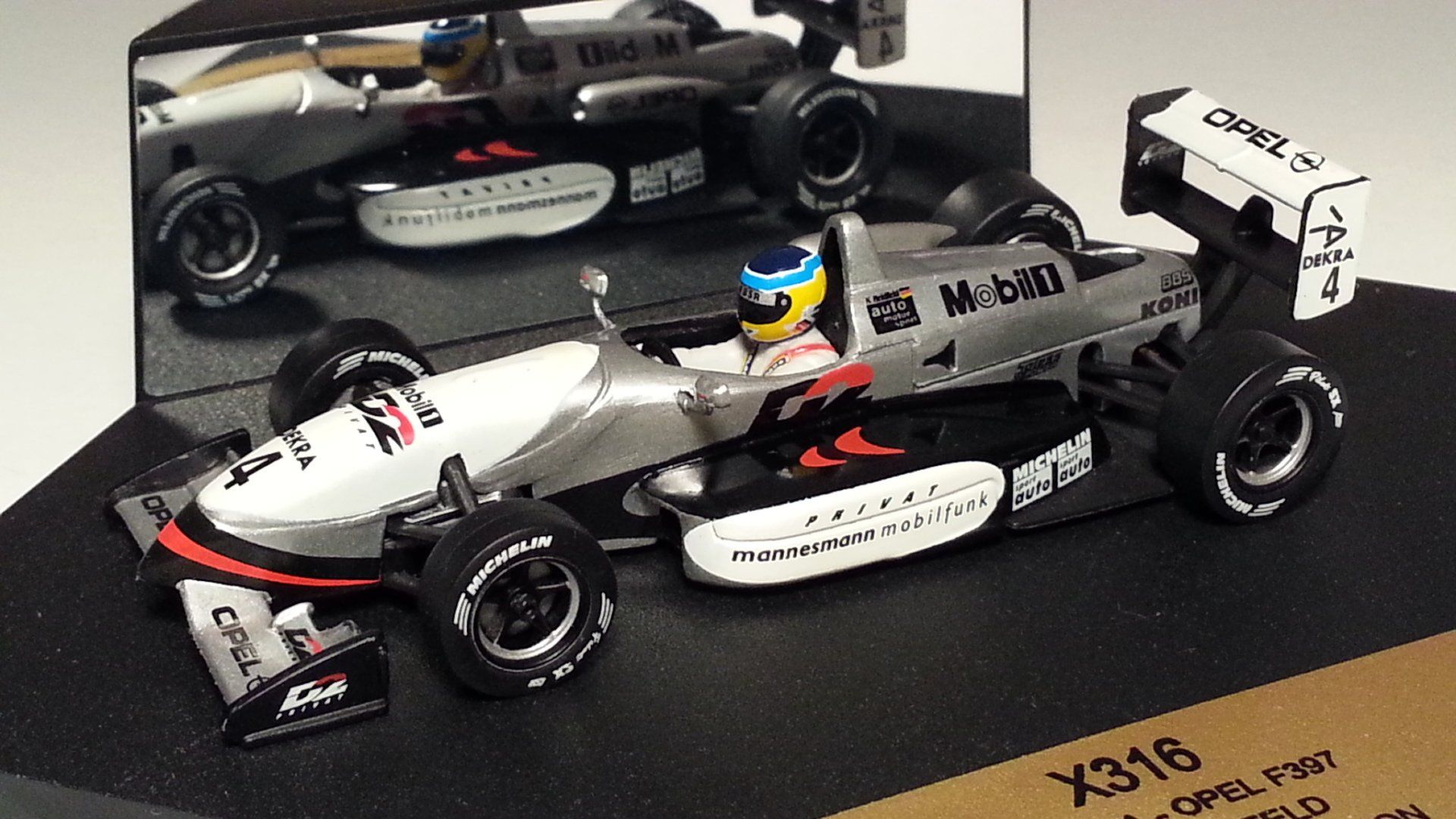 BTCC 1997, #8 John Cleland, Vauxhall Vectra, Team Vauxhall Sport, Onyx XT082