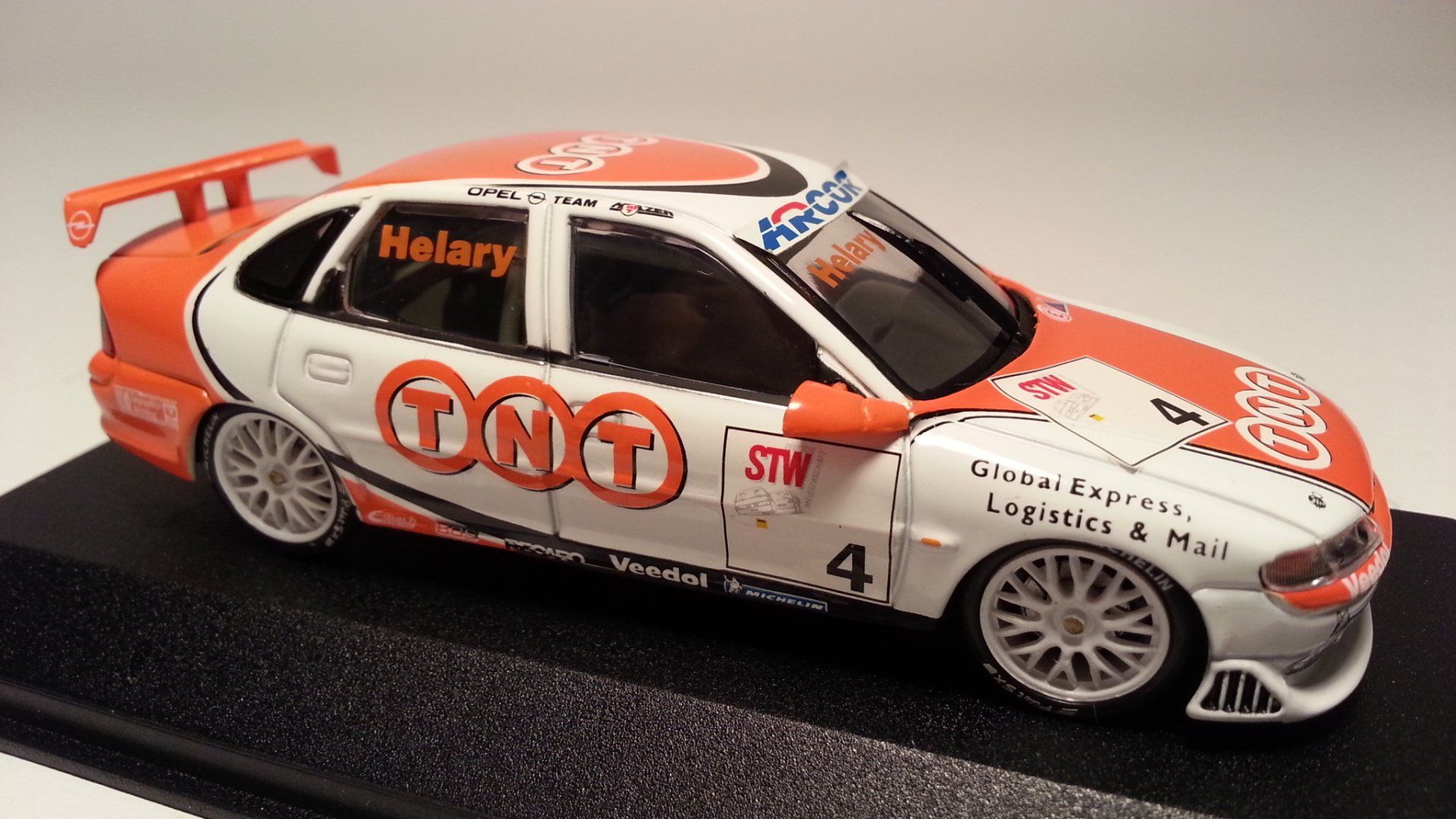 BTCC 1997, #8 John Cleland, Vauxhall Vectra, Team Vauxhall Sport, Onyx XT082