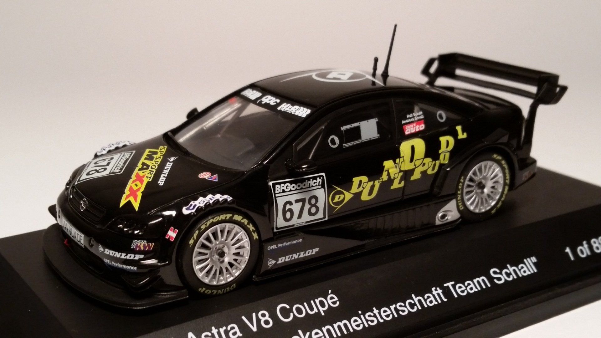 BTCC 1997, #8 John Cleland, Vauxhall Vectra, Team Vauxhall Sport, Onyx XT082