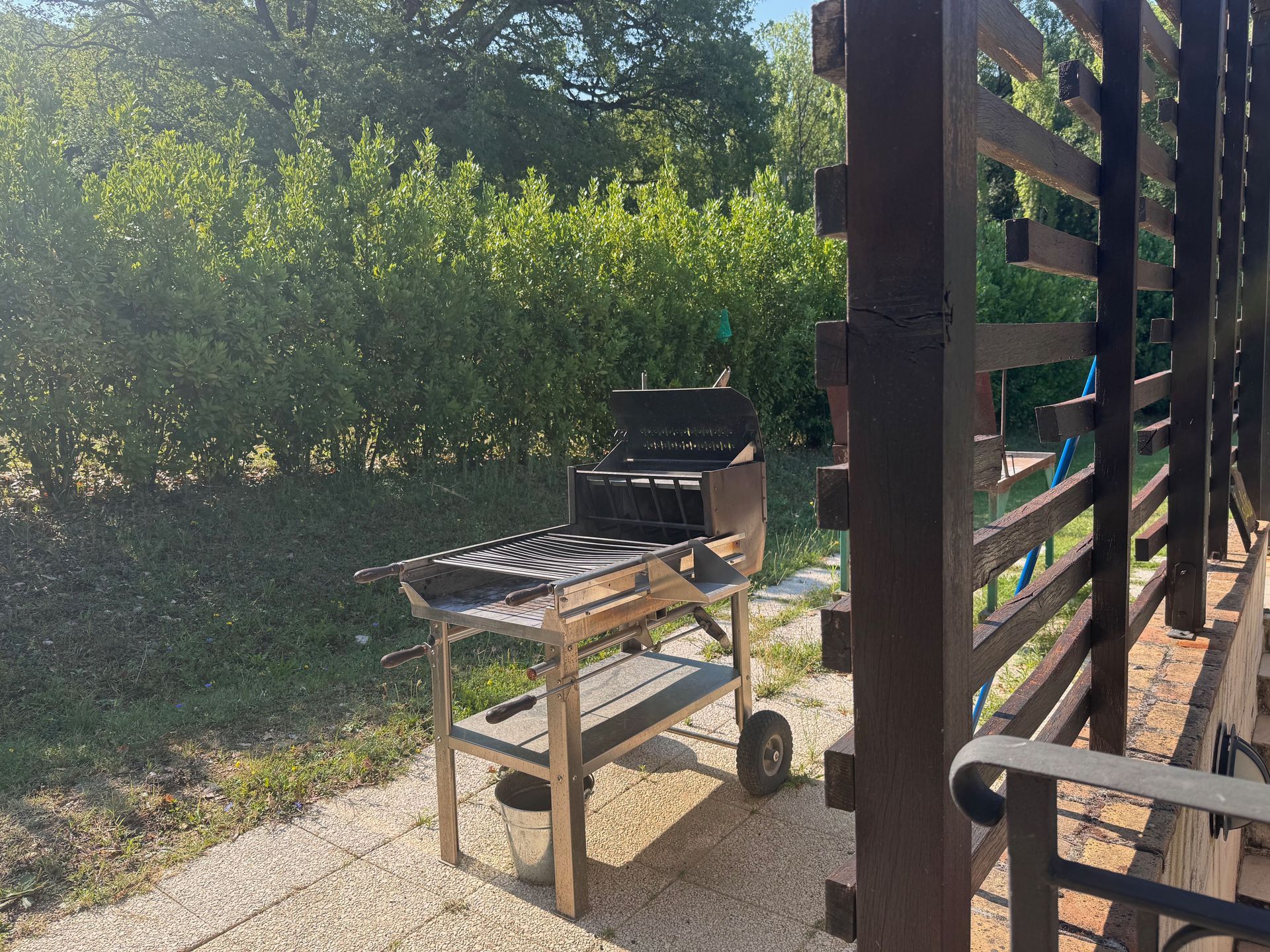 Area ristoro con barbecue