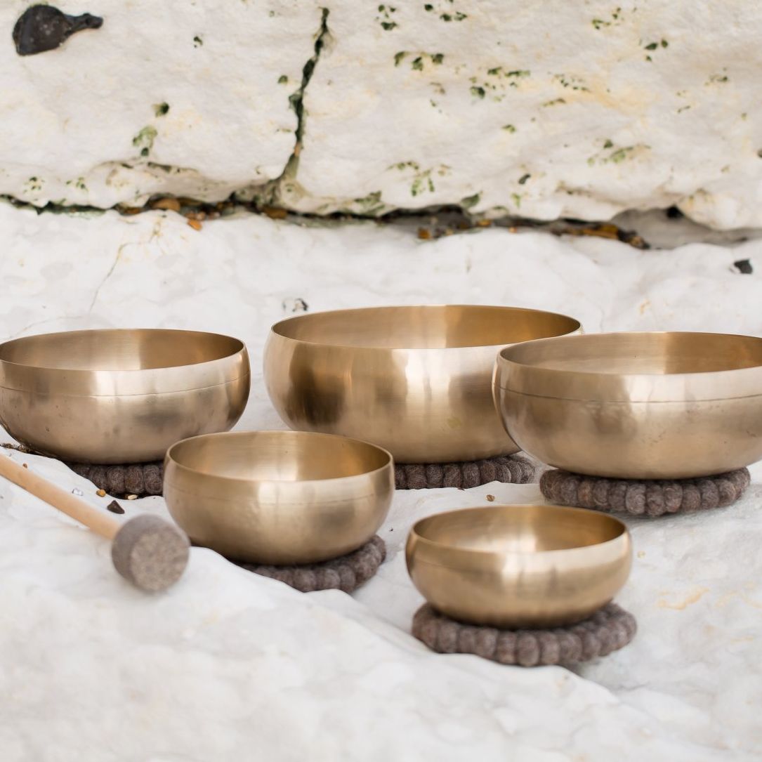 5 big and little singing bowls