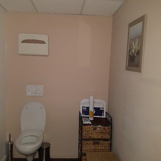 WC cabinet médical