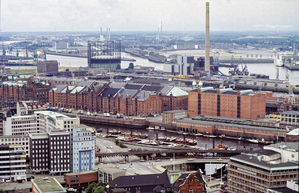 Hamburg 1980 - Blick auf die Speicherstadt...