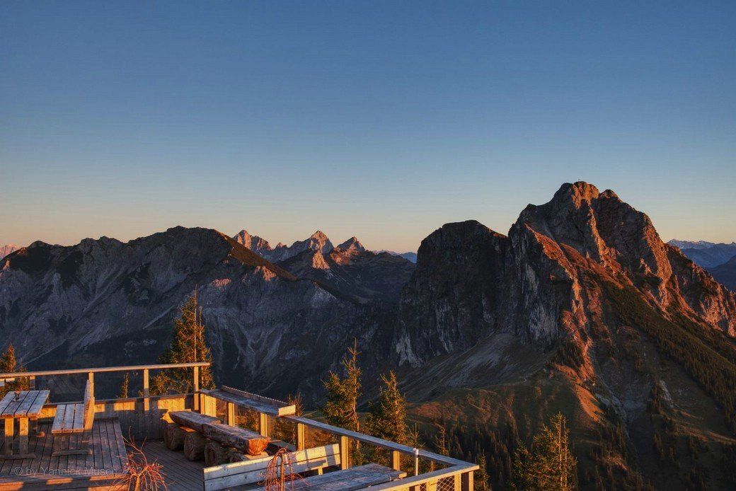 Sonnenuntergang auf der Terrasse der Ostlerhütte Sonnenuntergang auf der Terrasse der Ostlerhütte
