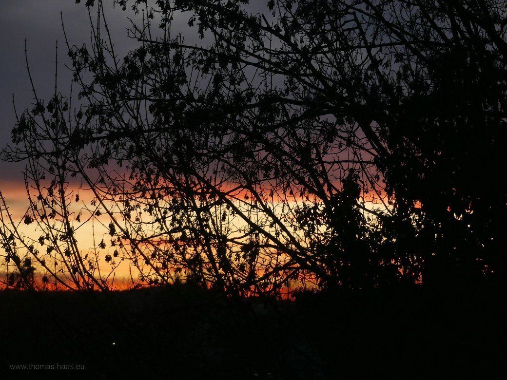 Aus dem Dachstudio: Abendrot am 1. Feiertag, 25.12.2022 Aus dem Dachstudio: Abendrot am 1. Feiertag, 25.12.2022