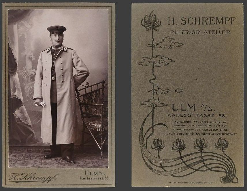 Portrait von H. Schrempf, Ulm Bildseite und Fotorevers Portrait von H. Schrempf, Ulm
Bildseite und Fotorevers