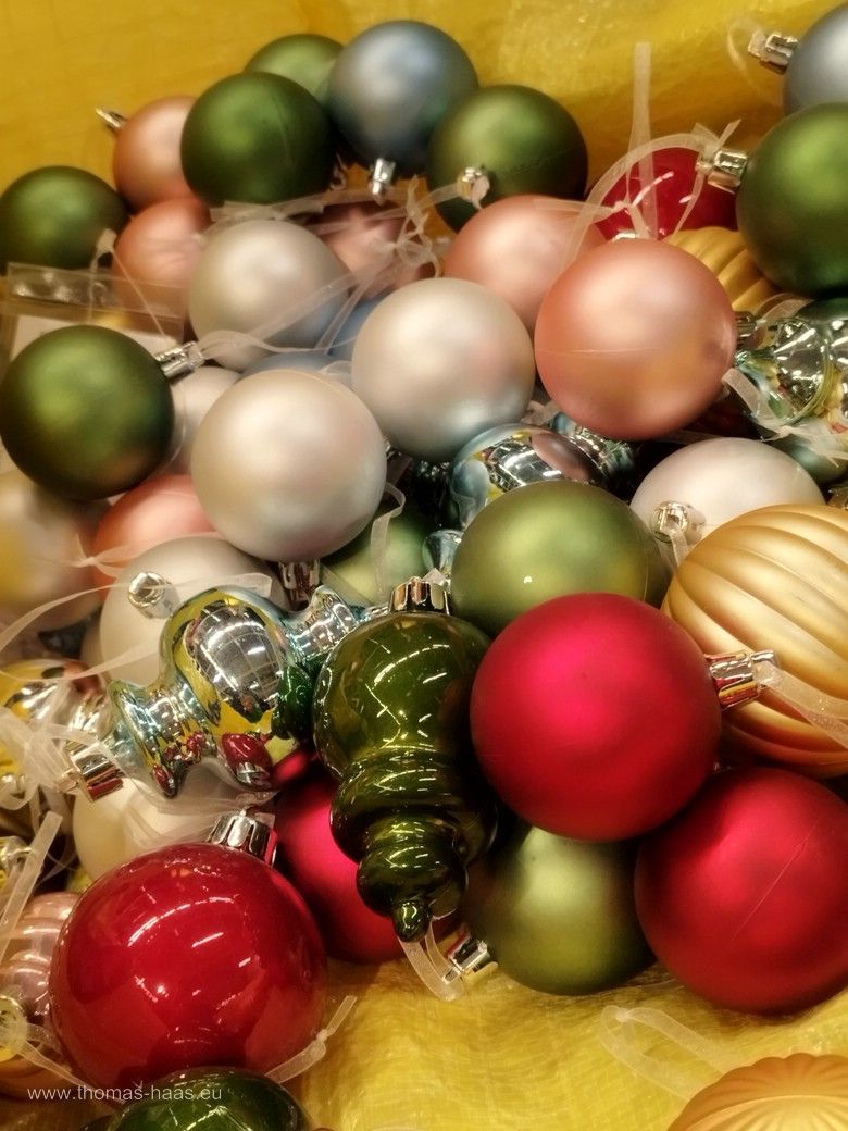 Entweihnachtung im Möbelhaus... Entweihnachtung im Möbelhaus...