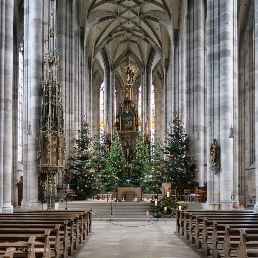 DKB; Münster St. Georg mit Christbäumen!
Dezember 2024