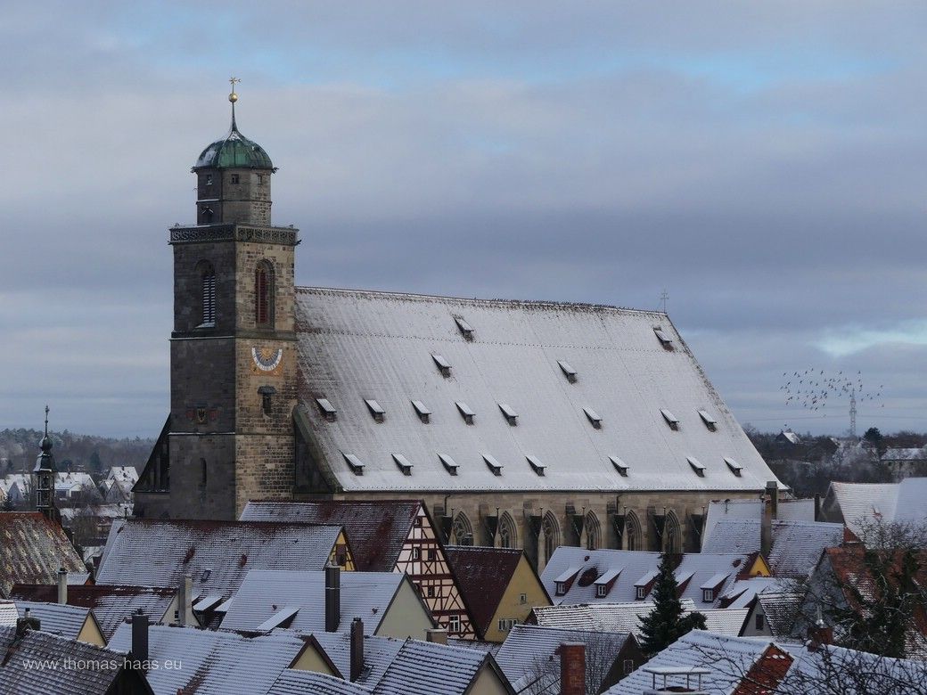 Münster St. Georg in Dinkelsbühl, verschneit im Dezember 2024 Der Blick über die verschneite Altstadt auf St. Georg in Dinkelsbühl, Dezember 2024