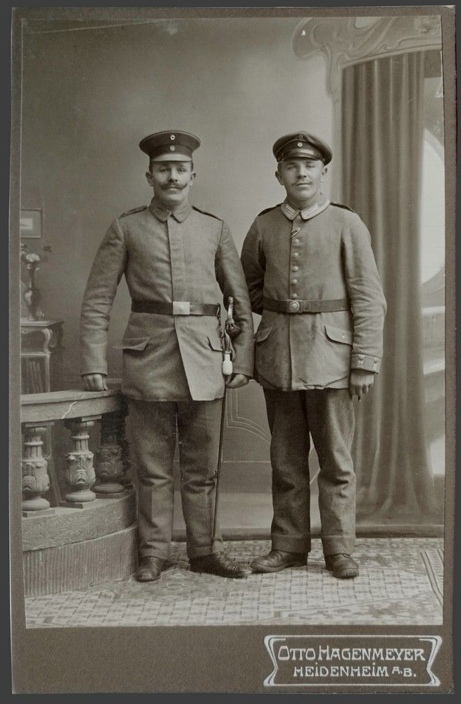 Doppelportrait, Karl und Gottlob Vollmer, Atelier Otto Hagenmayer, Heidenheim/Brenz - entstanden zwischen 1904 und 1916 Doppelportrait, Karl und Gottlob Vollmer, Atelier Otto Hagenmayer, Heidenheim/Brenz - entstanden zwischen 1904 und 1916