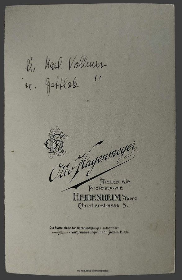 Doppelportrait, Karl und Gottlob Vollmer, Atelier Otto Hagenmayer, Heidenheim/Brenz - entstanden zwischen 1904 und 1916 - Rückseite - Fotorevers Doppelportrait, Karl und Gottlob Vollmer, Atelier Otto Hagenmayer, Heidenheim/Brenz - entstanden zwischen 1904 und 1916 - Rückseite - Fotorevers