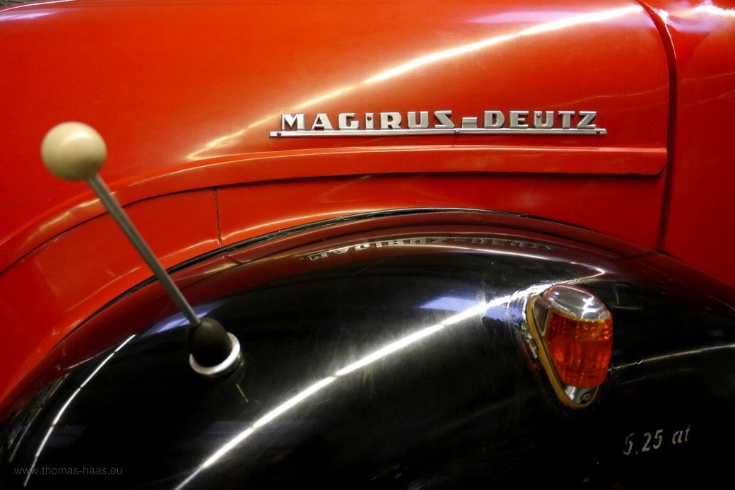 Magirus-Deutz Logo auf historischem Fahrzeug, MEC, 2023