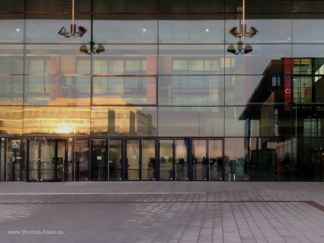 Die Messe in Stuttgart, hier in der Abendsonne, Januar 2025 Die Messe in Stuttgart, hier in der Abendsonne, Januar 2025