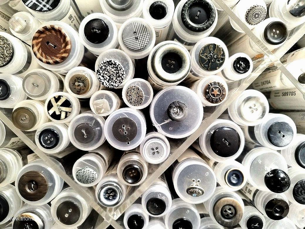 Eine reichliche Auswahl an Knöpfen... - Butinette, Wertingen Eine reichliche Auswahl an Knöpfen...