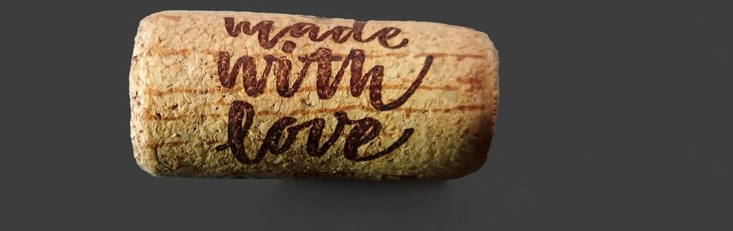 Weinkorken mit gelaserter Aufschrift: made with love Weinkorken mit gelaserter Aufschrift: made with love