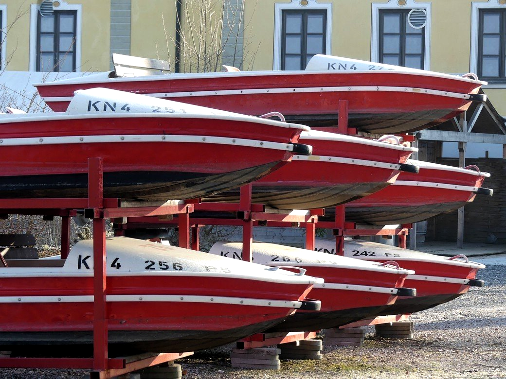 Die Flotte des Roggenburger Weihers muss noch warten... Die Flotte des Roggenburger Weihers muss noch warten...