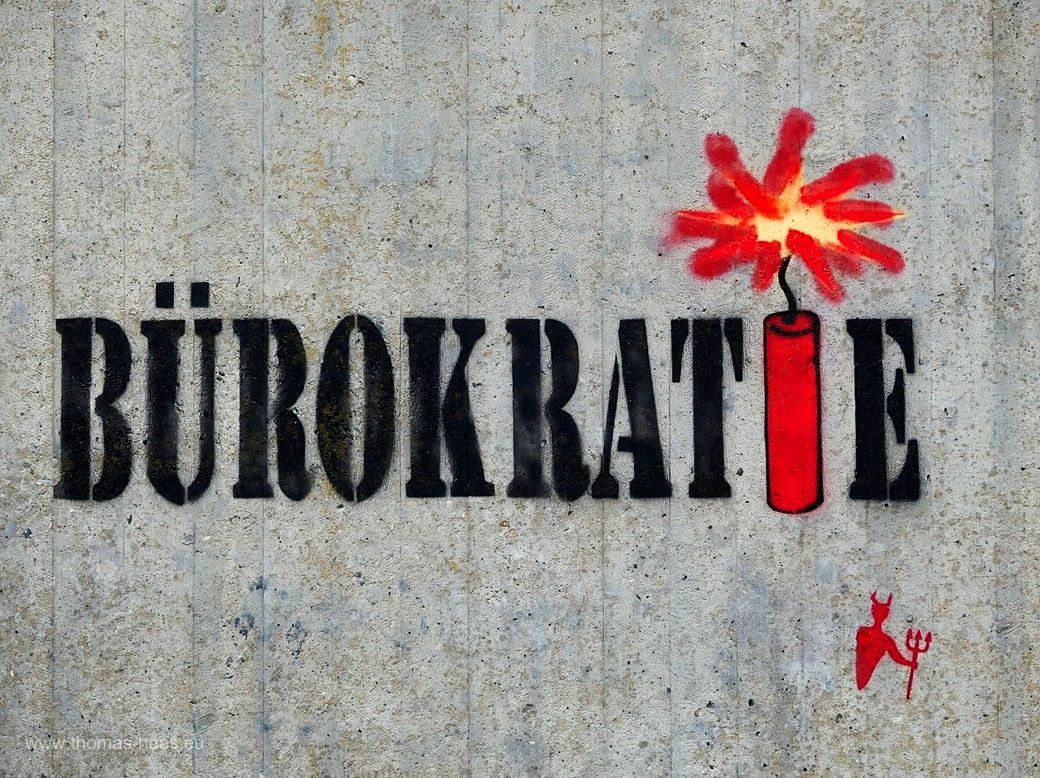 Stellvertretend für die Dauerthemen: Das Bild des Monats April 2025: Bürokratie als explosives Graffiti... Stellvertretend für die Dauerthemen: Das Bild des Monats April 2025: Bürokratie als explosives Graffiti...