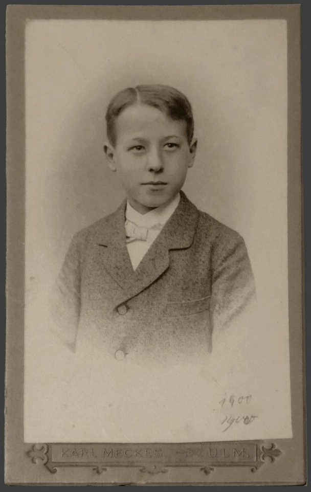 Konfirmation 1900 - Studioportrait von Karl Meckes, Ulm Konfirmation 1900 - Studioportrait von Karl Meckes, Ulm