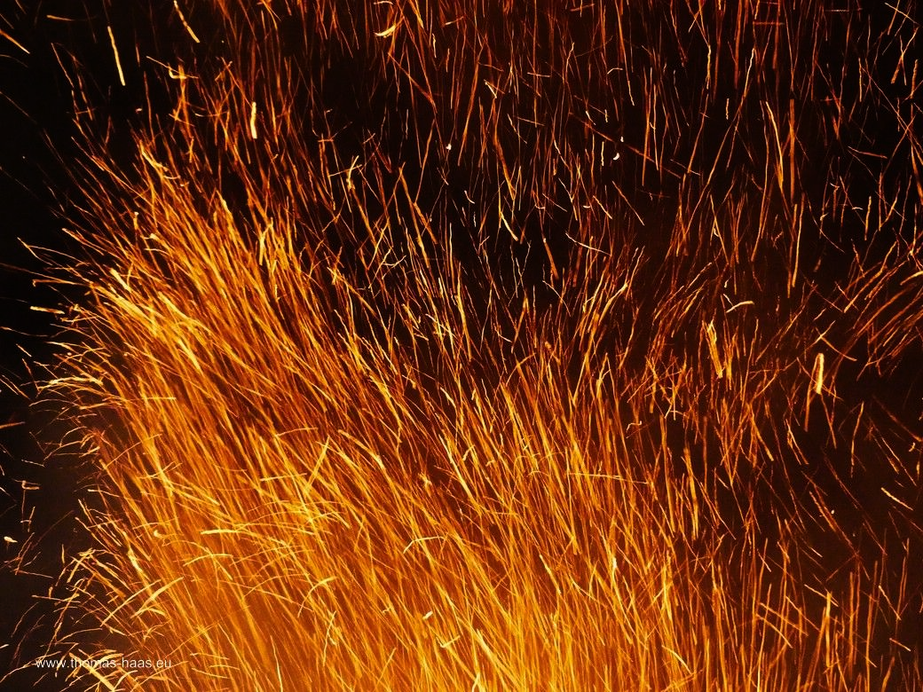 Funkenfeuer Bellenberg 2026 - Funkenflug...