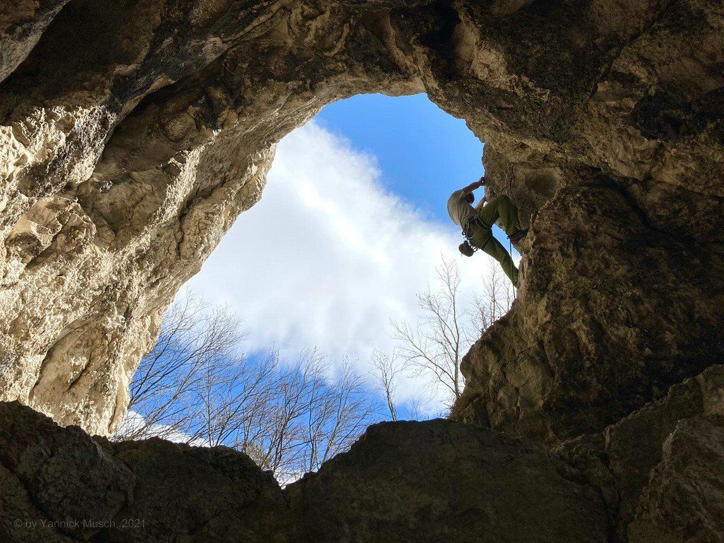 ...rein in die Höhle! ...rein in die Höhle!