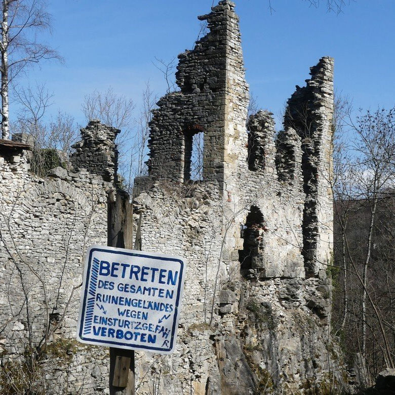Einsturzgefahr, Ruine Lauterburg, 20201 Einsturzgefahr...