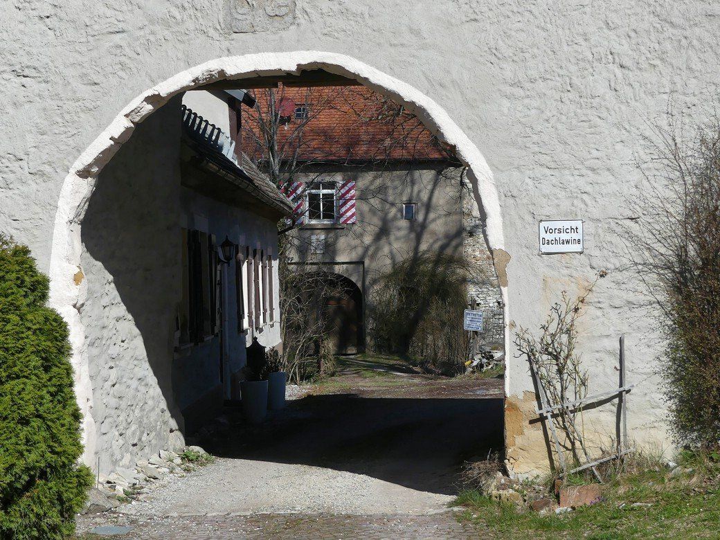 Der Blick durch das Torhaus, Lauterburg, 2021 Der Blick durch das Torhaus, Lauterburg, 2021