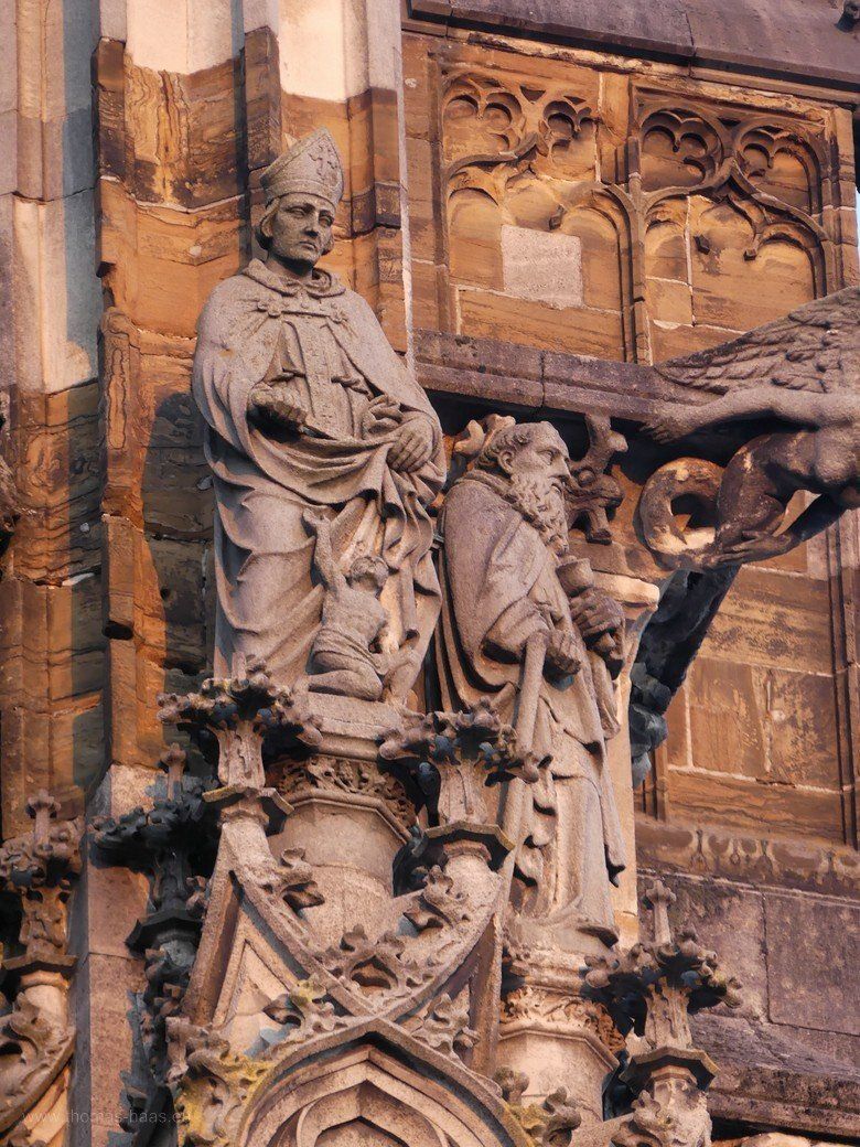 Die hohe Geistlichkeit an der Südwest-Ecke... Die hohe Geistlichkeit an der Südwest-Ecke...