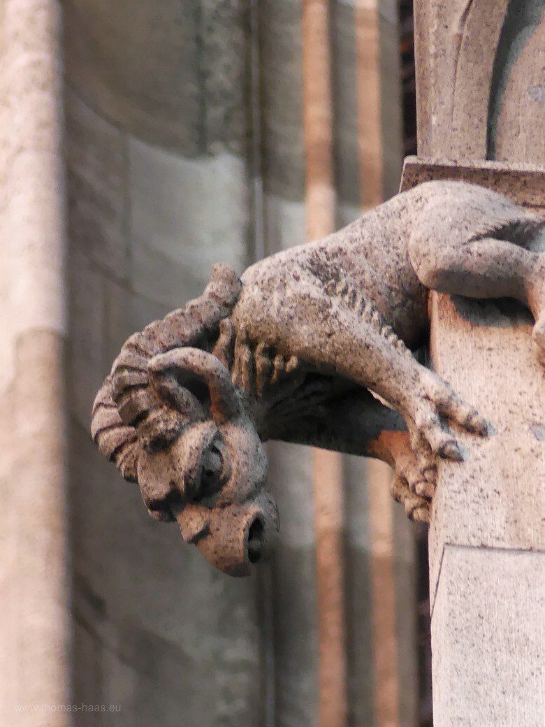 Fabelwesen, Ulmer Münster, Westfassade, 2022 Fabelwesen, Ulmer Münster, Westfassade, 2022