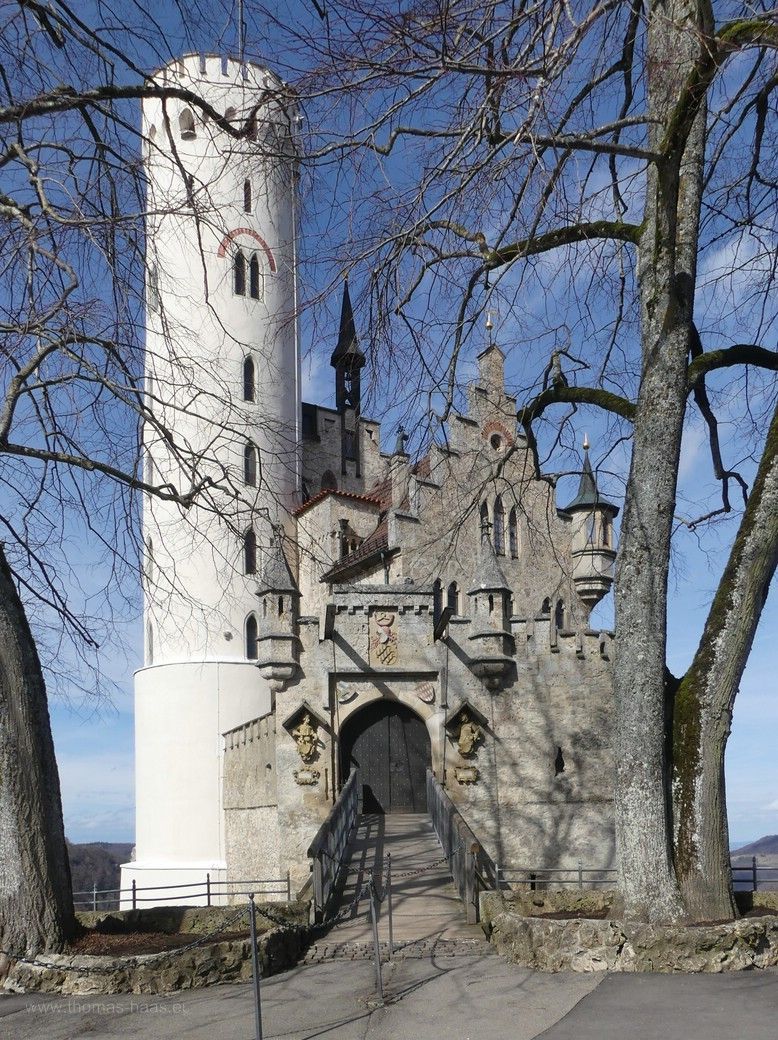 Lichtenstein mit dem Wilhelmsturm... Lichtenstein mit dem Wilhelmsturm...