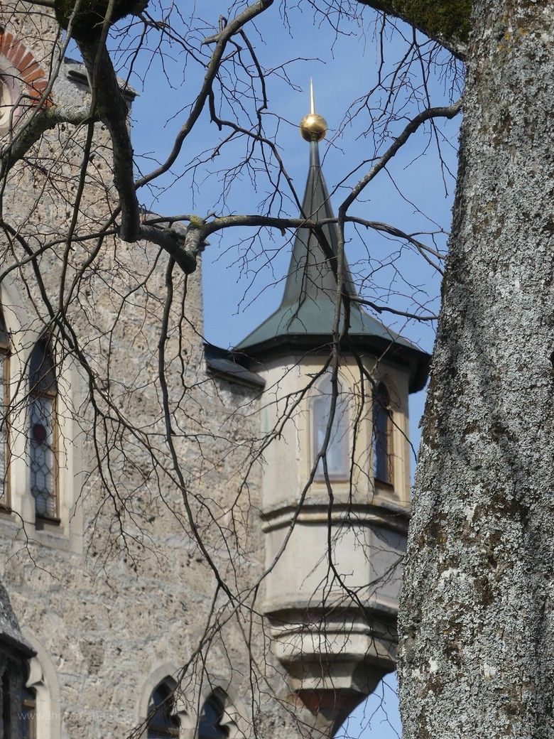 Lichtenstein Türmchen an der Fassade... Türmchen an der Fassade...