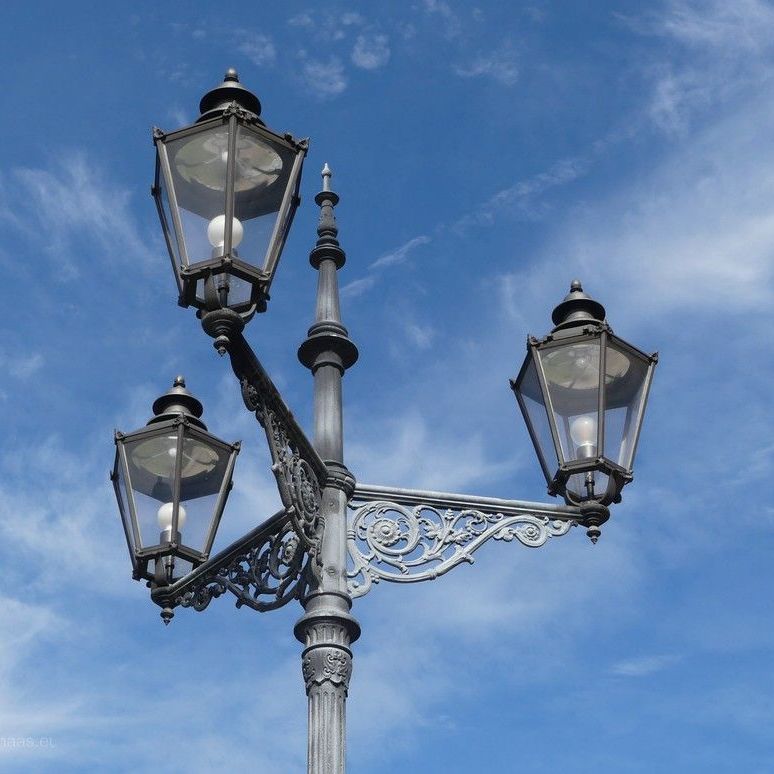 Kandelaber, Bayreuth, 2023. Kandelaber, Bayreuth, 2023.