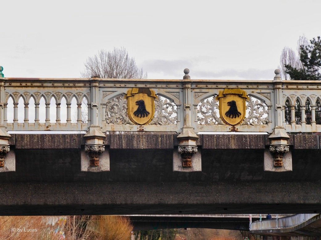 Historische Brücke, zumindest das Geländer, Freiburg, 2025 © by Lucas M. Historische Brücke, zumindest das Geländer, Freiburg, 2025 © by Lucas M.