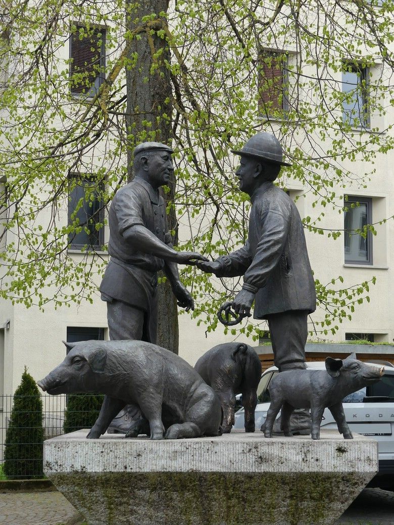 Denkmal am Saumarkt, Ulm - immer zugeparkt! Denkmal am Saumarkt, Ulm