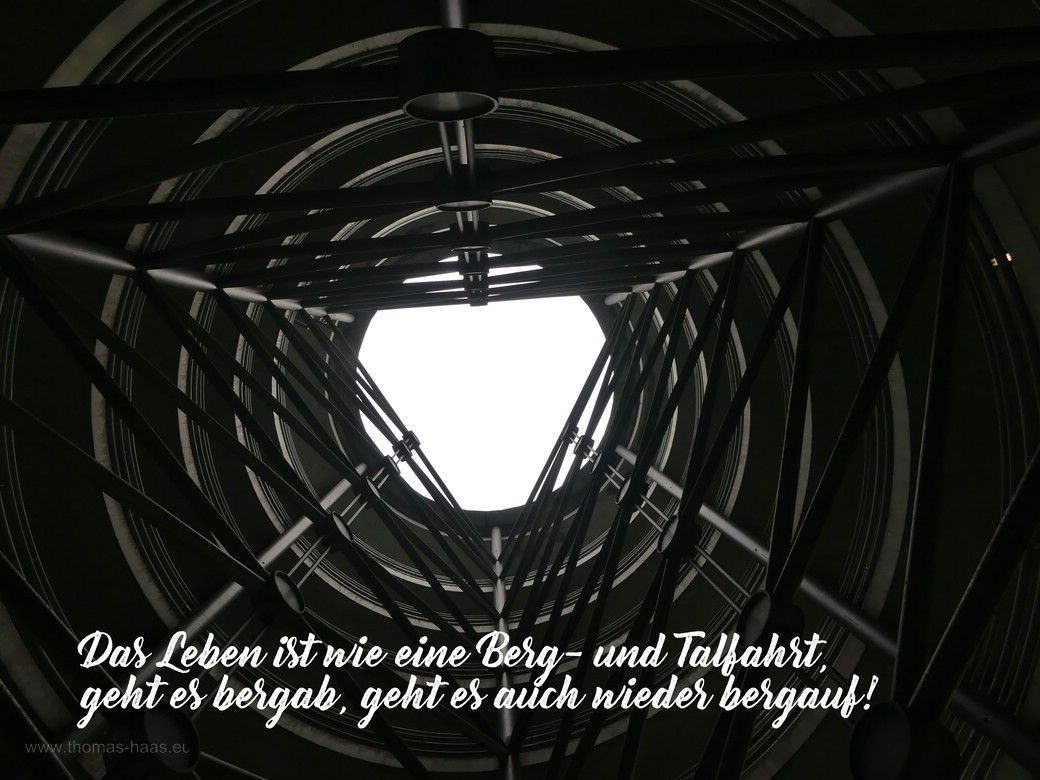 Motivationsbild für den Juni 2023 - eine Parkhausspindel in Ulm - mit einem Zitat aus unbekannter Quelle. Motivationsbild für den Juni 2023 - eine Parkhausspindel in Ulm - mit einem Zitat aus unbekannter Quelle.