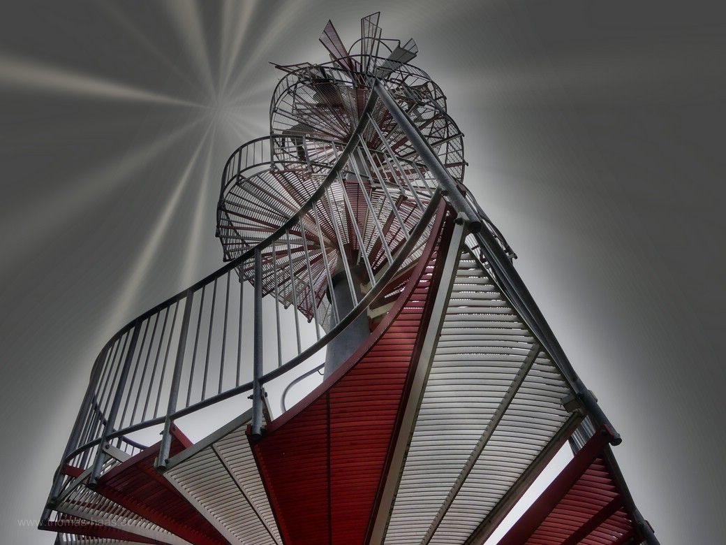 Der Berblinger Turm, Adlerbastei, an der Donau... Der Berblinger Turm an der Donau...