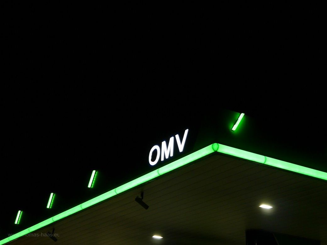 Autohof an der A7 bei Nacht, 2023 Autohof an der A7 bei Nacht, 2023