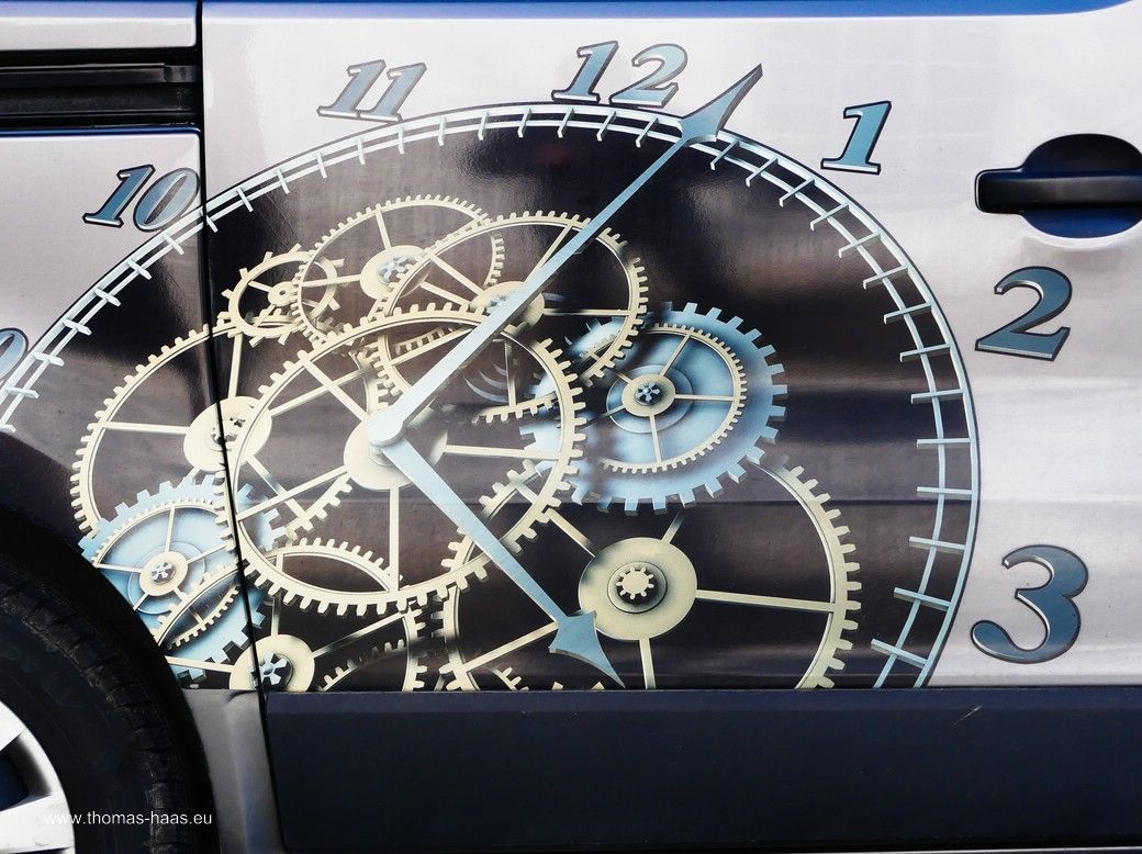 Das Fahrzeug der Tumuhrenfabrik Pechmann, 2025 Das Fahrzeug der Tumuhrenfabrik Pechmann, 2025