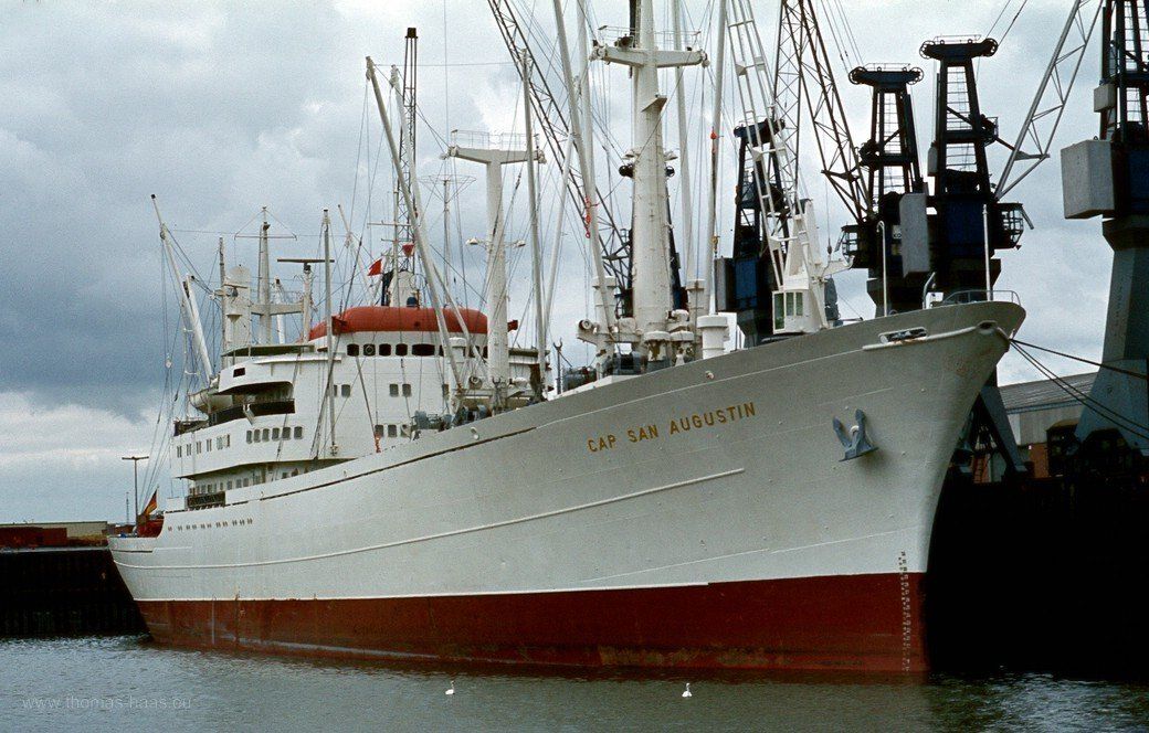 Die Cap San Augustin in Hamburg... Die Cap San Augustin in Hamburg...