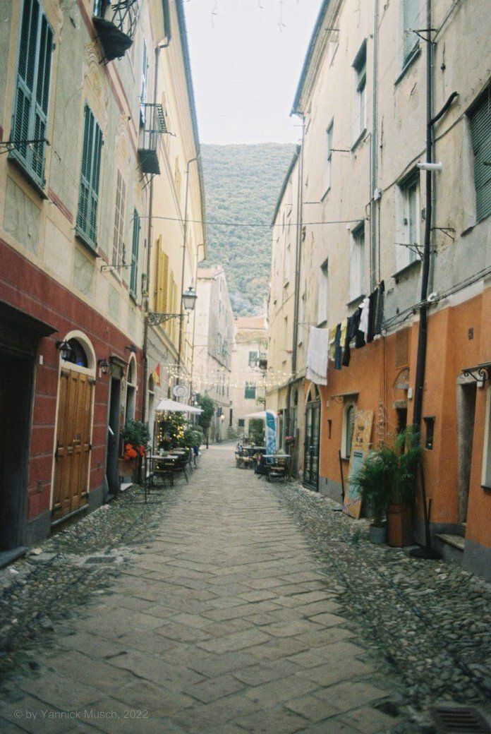 Gasse in Finalborgo Gasse in Finalborgo