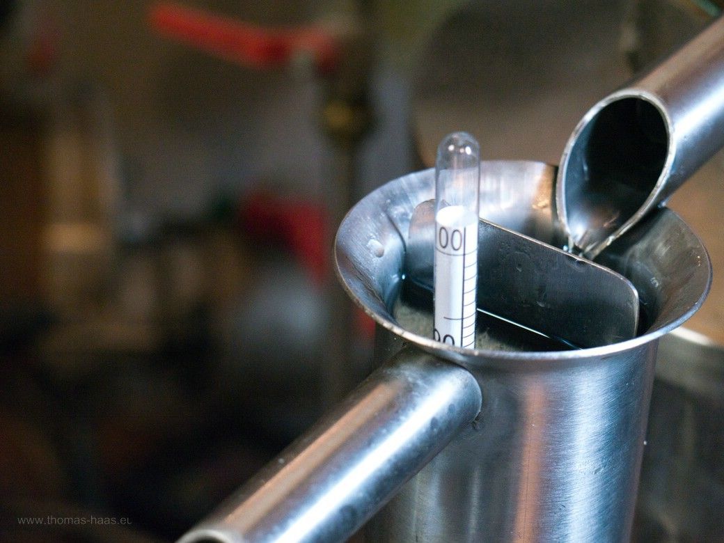 Vorlage mit Alkoholmeter, 2023 Die Vorlage, der Alkohol kommt aus der Anlage...