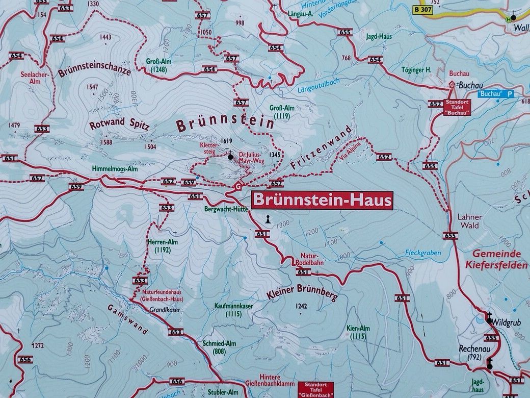 Lageplan des Brünnsteinhauses und der Wanderwege, 2025 Lageplan des Brünnsteinhauses und der Wanderwege, 2025