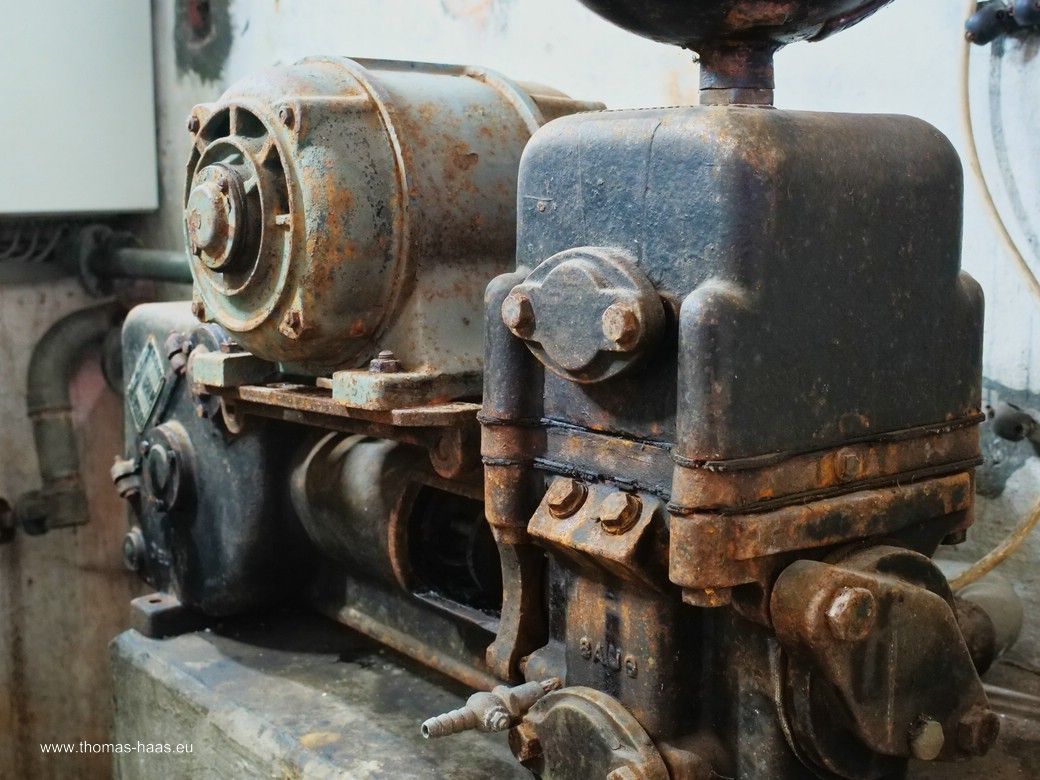 Elektromotor, Bj. 1952 - Antrieb für die Kolbenpumpe... Elektromotor, Bj. 1952 - Antrieb für die Kolbenpumpe...