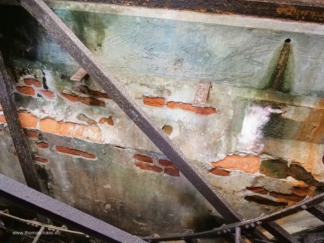 Es nagt der Zahn der Zeit... Es nagt der Zahn der Zeit...