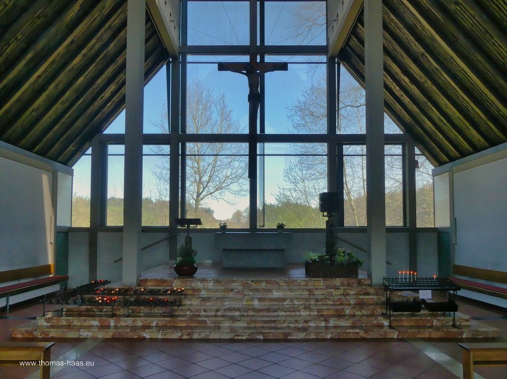 Autobahnkirche Maria, Schutz der Reisenden, A8, Anschlussstelle Adelsried, 2025 - Kirchensaal