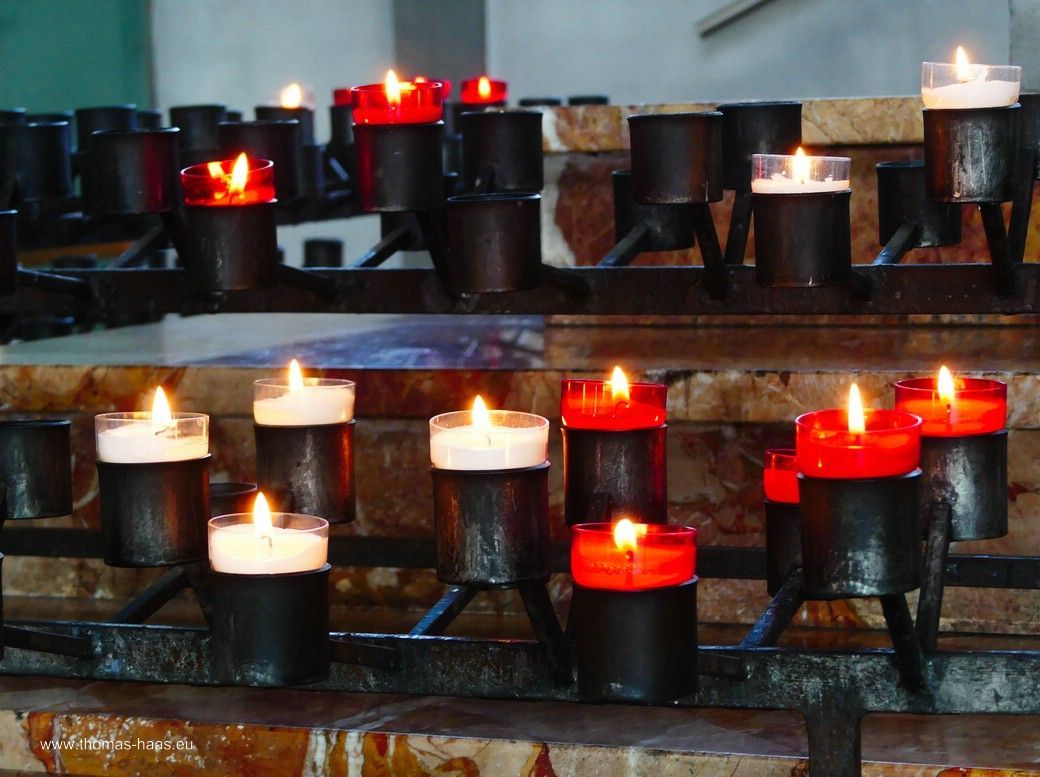 Opferkerzen... Opferkerzen...