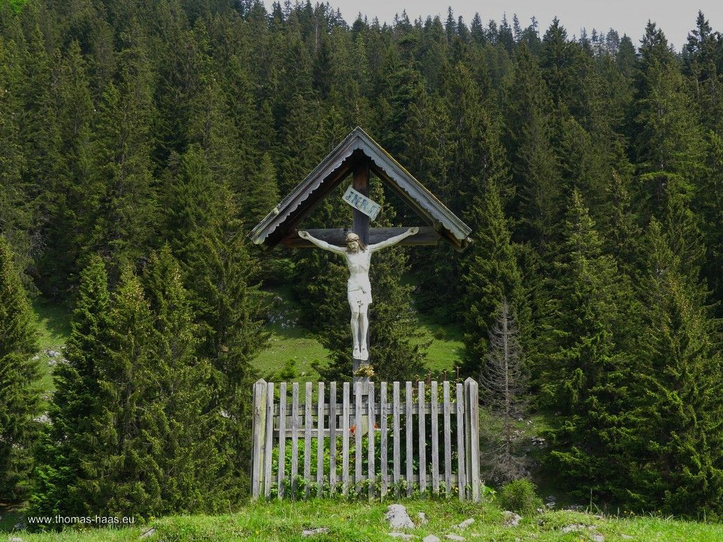 Hofkreuz auf der Alm