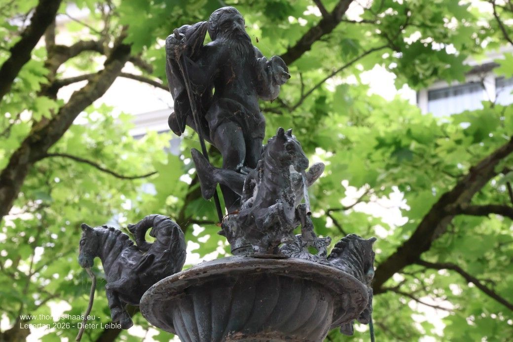 Delphinbrunnen, Dieter Leible Delphinbrunnen, Dieter Leible