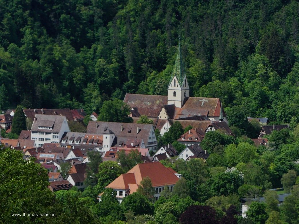 Vom Schillerstein geht der Blick auf die Altstadt und die Klosterkirche Blaubeuren... Vom Schillerstein geht der Blick auf die Altstadt und die Klosterkirche Blaubeuren...