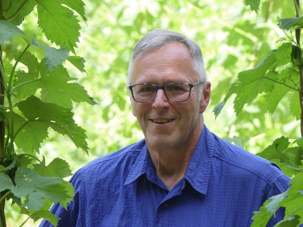 Portrait im Hopfen, © by Lucas Musch Portrait im Hopfen, © by Lucas Musch