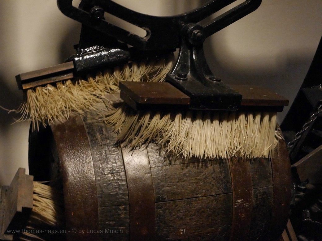 Die Waschfee zur Reinigung der Holzfässer © by Lucas Musch, 2023 Die Waschfee zur Reinigung der Holzfässer © by Lucas Musch, 2023